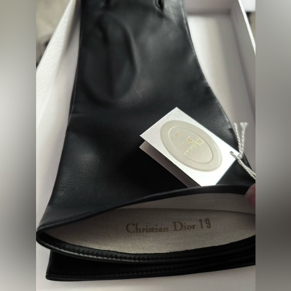 Christian Dior Black Leather Gloves - Picture 5 of 6
